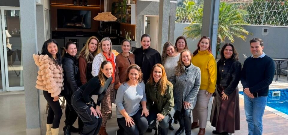 Country Luxury recebe The Global Nomads para apresentação exclusiva de portfólio de 2026