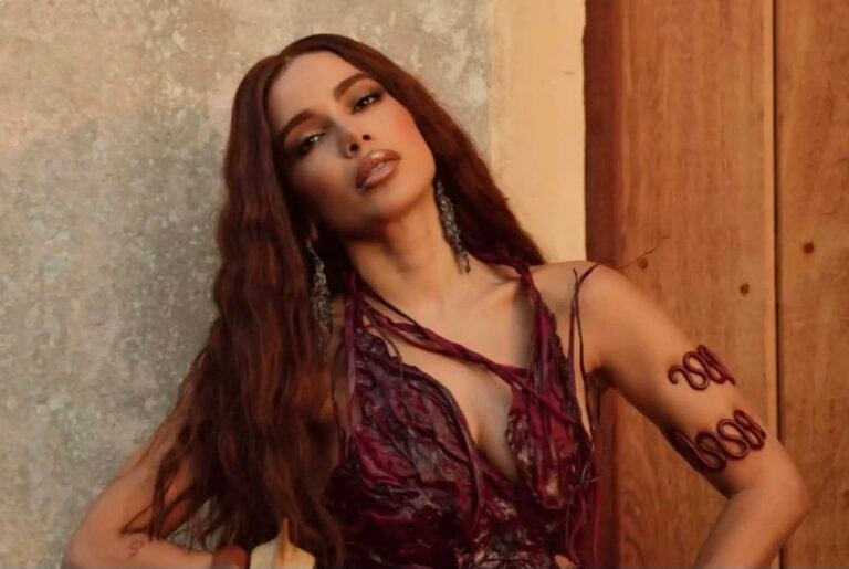 Anitta é indicada a álbum do ano no Grammy Latino